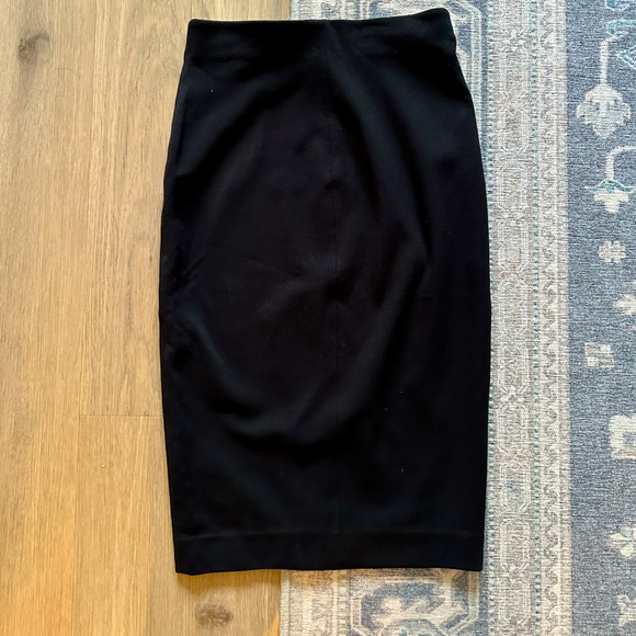 Wilfred Black Tube Skirt Rayon/Spandex Size Small - Picture 2 of 3